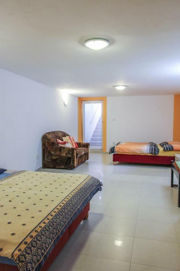 Banka Apartman Marta מראה חיצוני תמונה